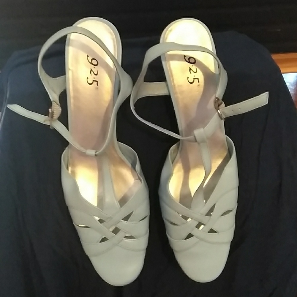 Shoes - Picture 3 of 4